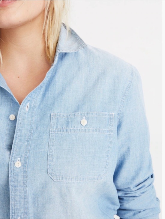 Madewell Tops - Madewell Classic Ex-Boyfriend Chambray Shirt in Evie Wash